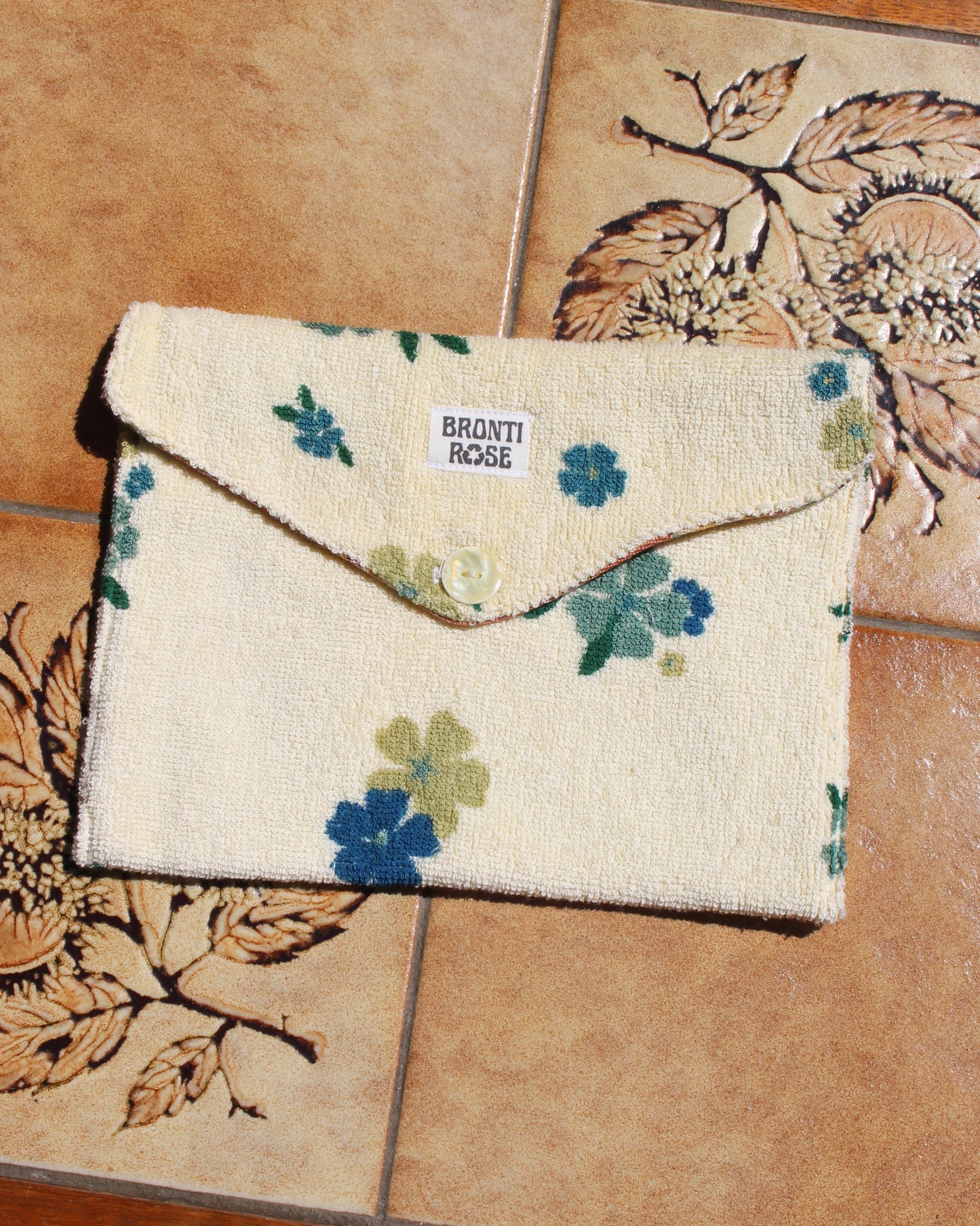 Beach pouch - daffodil